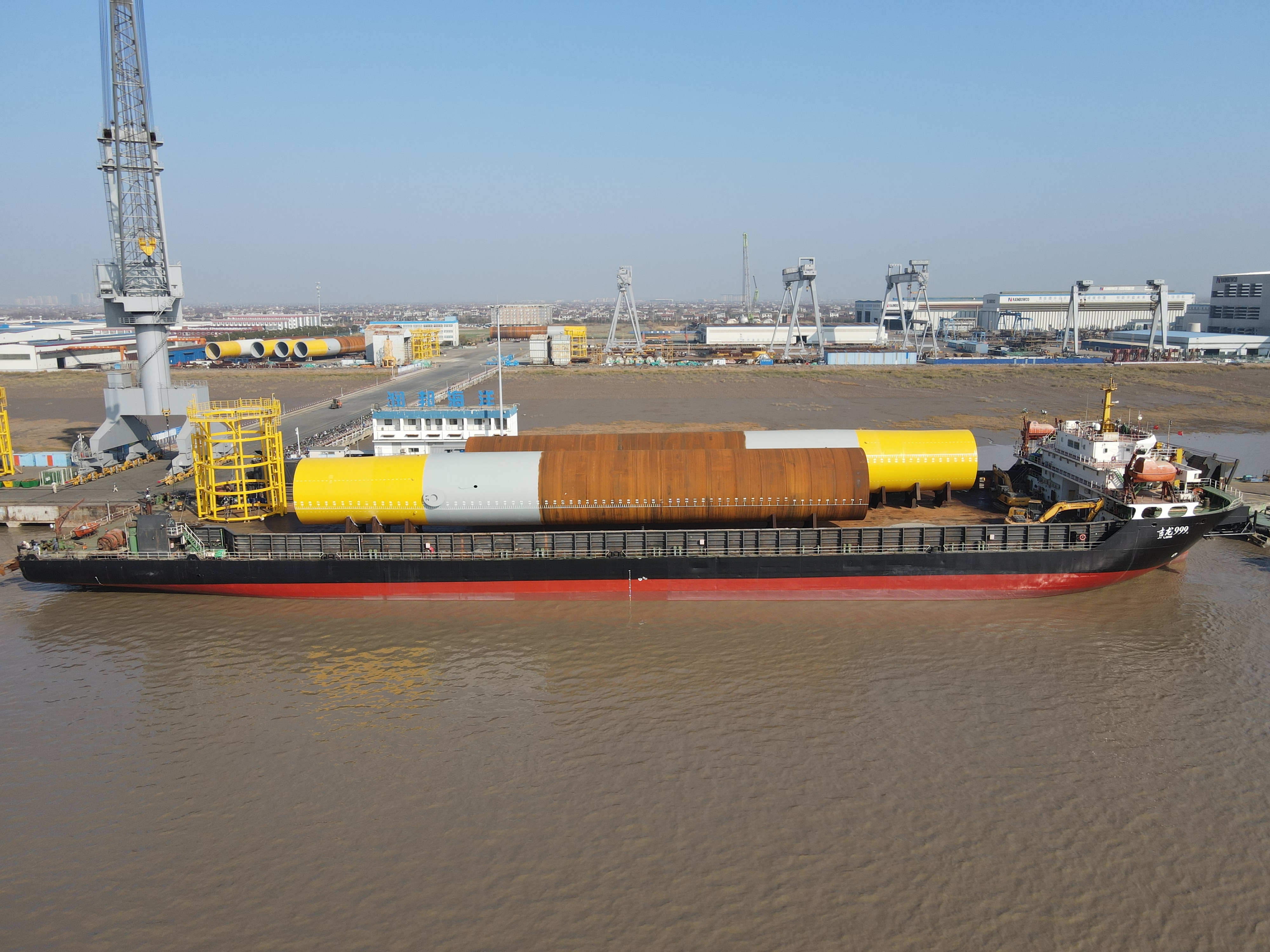 迎新年 保發運——子公司潤邦海洋順利發運大連花園口海上風電項目多套單樁及套籠(圖1) 迎新年 保發運——子公司潤邦海洋順利發運大連花園口海上風電項目多套單樁及套籠(圖1)