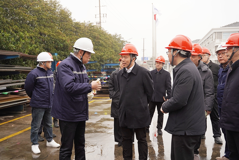 南通市崇川區區委書記胡擁軍一行蒞臨子公司潤邦重機調研復工復產工作(圖1) 南通市崇川區區委書記胡擁軍一行蒞臨子公司潤邦重機調研復工復產工作(圖1)